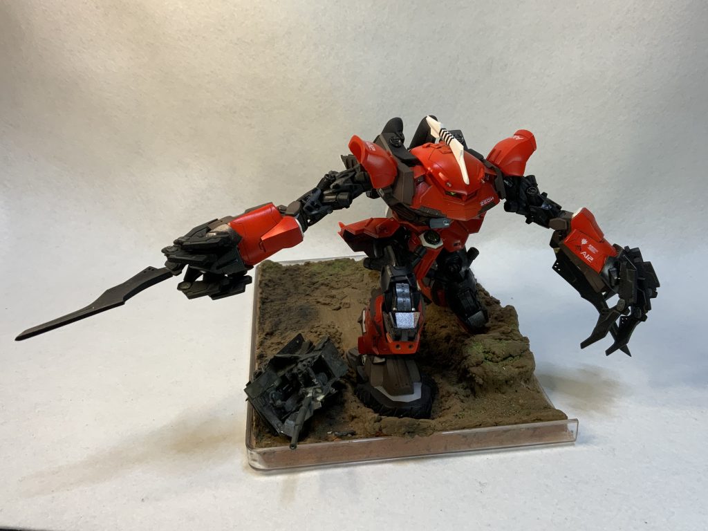 一応シャア専用で考えているのでツノ付けています