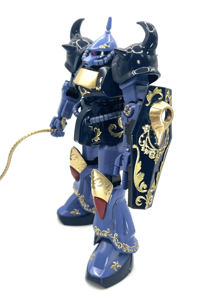 盾の覗き穴？もノーマルとは違うのでポリパテで成形しましたが…こっちはちょっと不出来でしたねぇ。