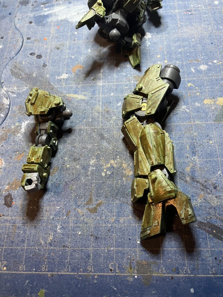 こんな感じでピグメントブラッシュペンでテキトーに色入れていきます