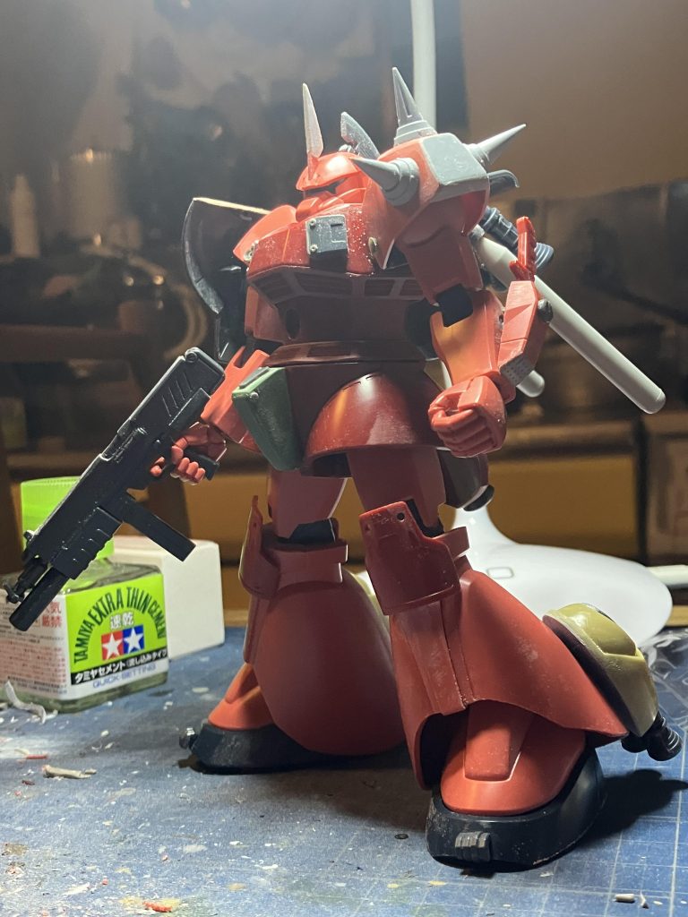 今回、製作にあたってのテーマはジャンクパーツを使っていくのとザクからゲルググの流れを感じるように作りたかったがありました&nbsp;