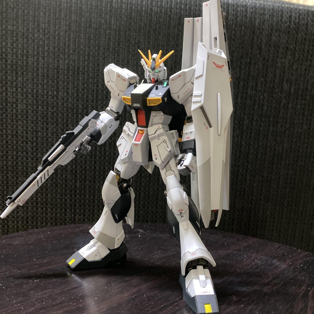 素組の状態だとノッペリした印象だったので、全体にスジボリを施し、色分けをして別パーツ化、プラ板、モールド、スミ入れ等でディテールを追加しました。仕上げはつや消しトップコートです。