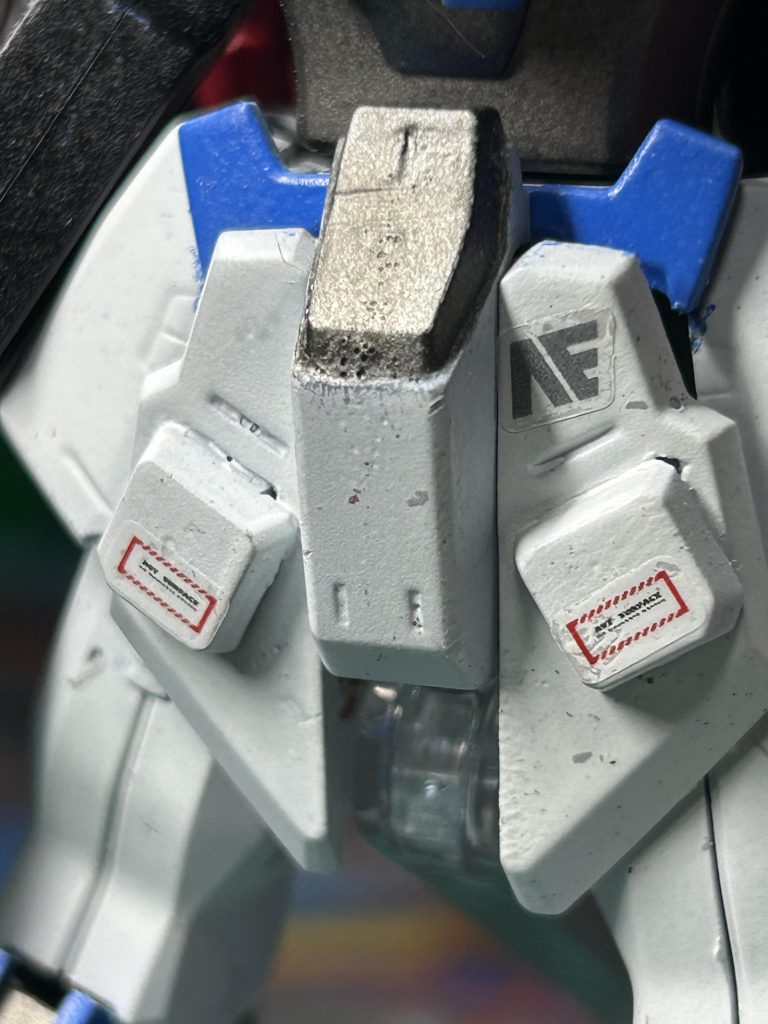 フロントアーマーにはブロックを追加。これもナナハチから持ってきました