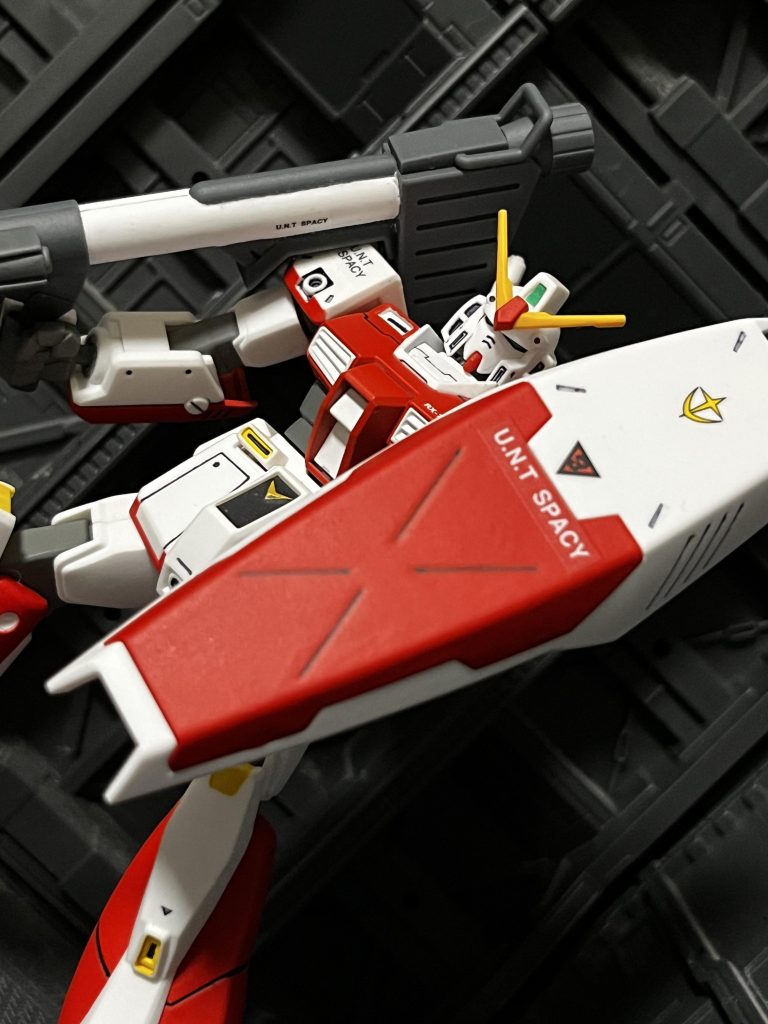 本体が完成してから数ヶ月…ようやくシールドとバズーカが完成しました♪