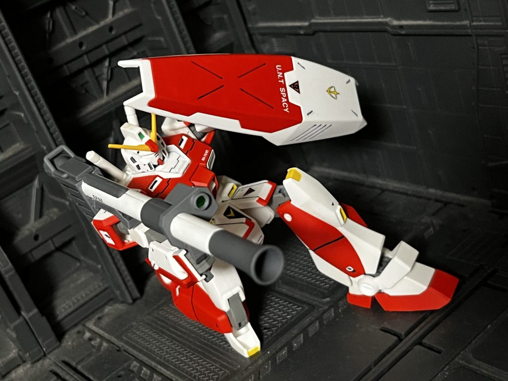 ハイパーバズーカをベースにROBOT魂で立体化された物を参考にして再現しました、バズーカ装備もかっこいい(´∇`)