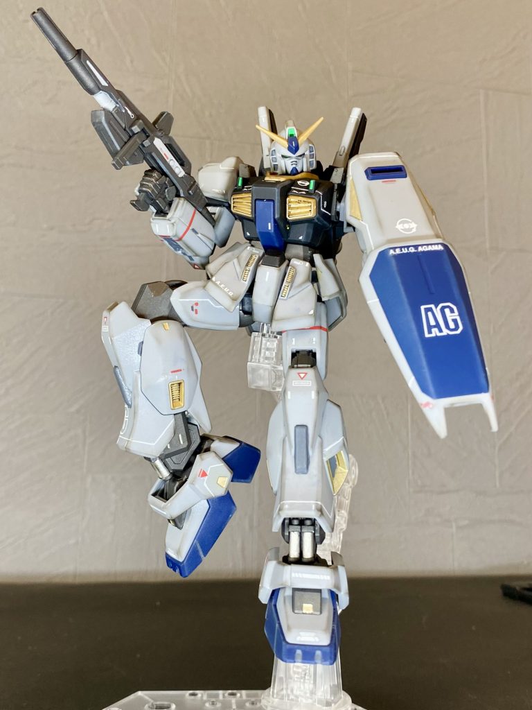 加工は多少の筋彫りと部分塗装。特別色なので、メインのグレーはそのまま残しましたが、フレームの色があまり好みではなかったので、全て焼鉄色で塗装しました。