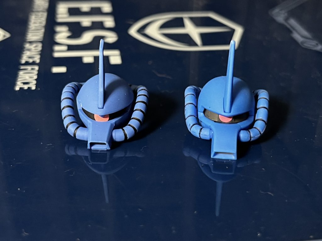 ありがたい事にコメントを頂きましたので追加投稿してみますm(_ _)m左が旧版、右がリファイン版。口元が伸びて目元の釣り上がりも若干落ち着いて見えます