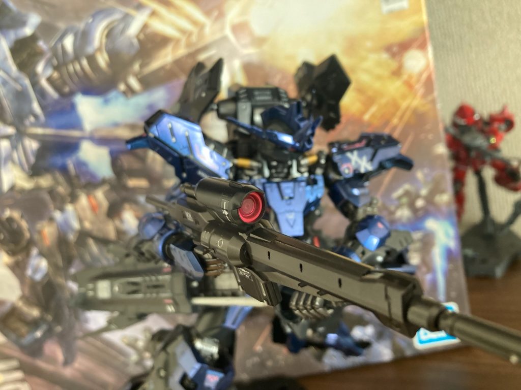 ライフルはつや消しと悩んで、光沢に