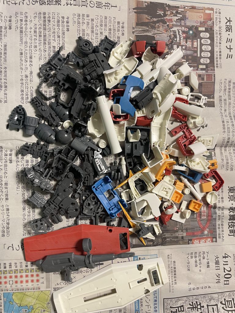 バージョン違いのガンダムを並べて飾るために、次はver 2.0の塗装準備中です😅