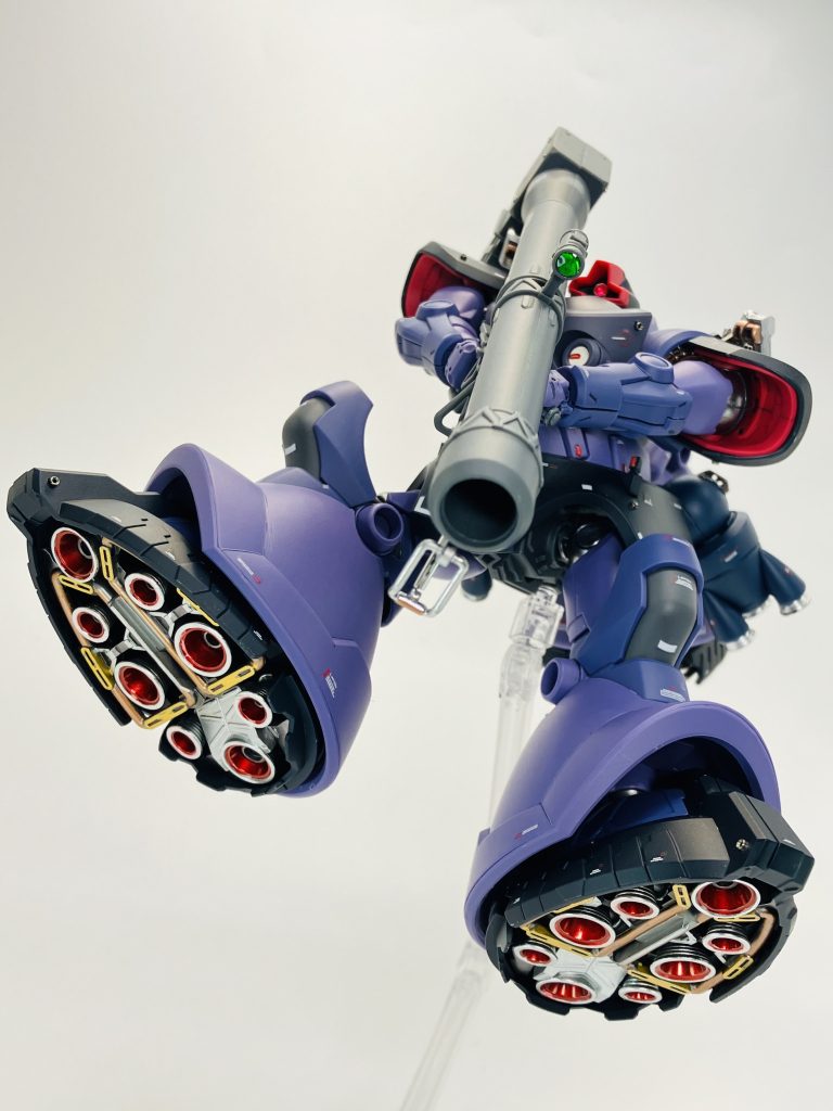 何度も見たくなる下撃ちからのバーニア🥰各所関節付近はメタリックマーカーで塗装、チラ見の美学ですね🥳