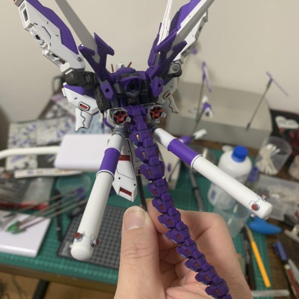 ・HG 1/144 Hi-νガンダム・童友社 御模道 ATKガール 四聖獣 青龍・ヘビィウェポンユニット オービットサークルのミキシングです。カラーリングは紫と白ベースにしました。設定、細かい装飾はコレからです。コレが完成したらガンダム（麒麟）を予定してます🙇（5枚目）