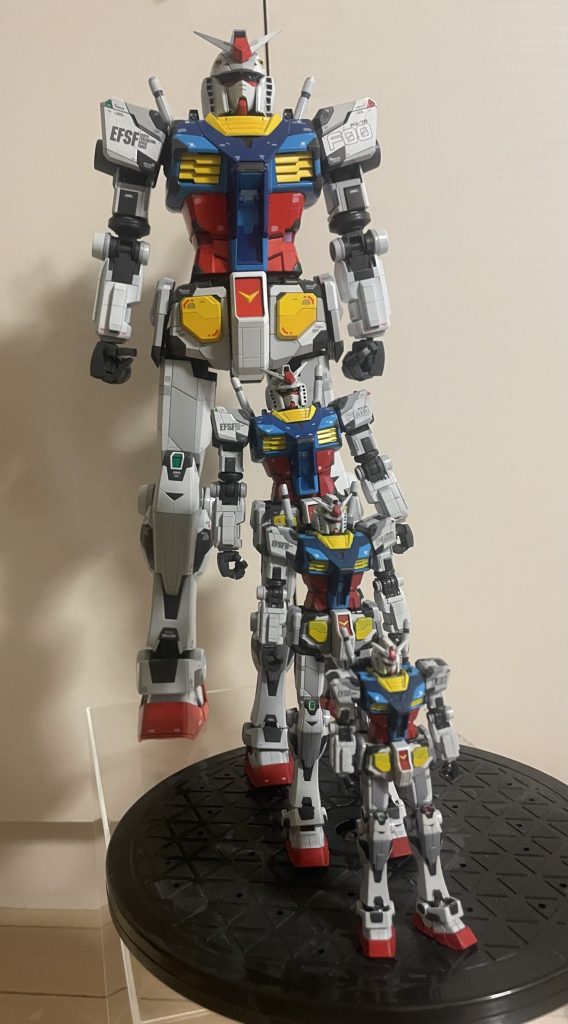 全員集合です一年かかった横浜ガンダム作りもこれで終了です