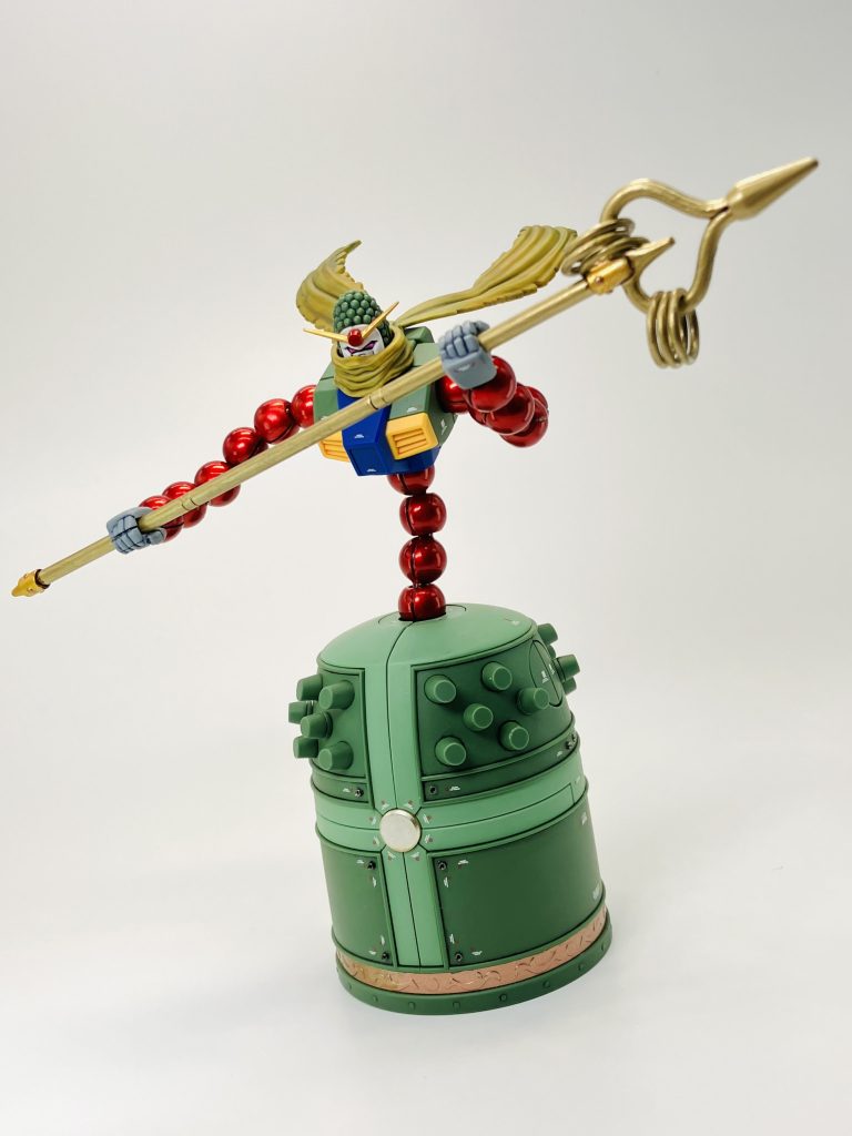 両腕や胴体の赤パーツが独特で可動は良好🥰　ココをロイヤルメタレッドで塗ったらどうよ❓🥳と、思い付いたらメチャクチャ作りたいキットNo.1に😋