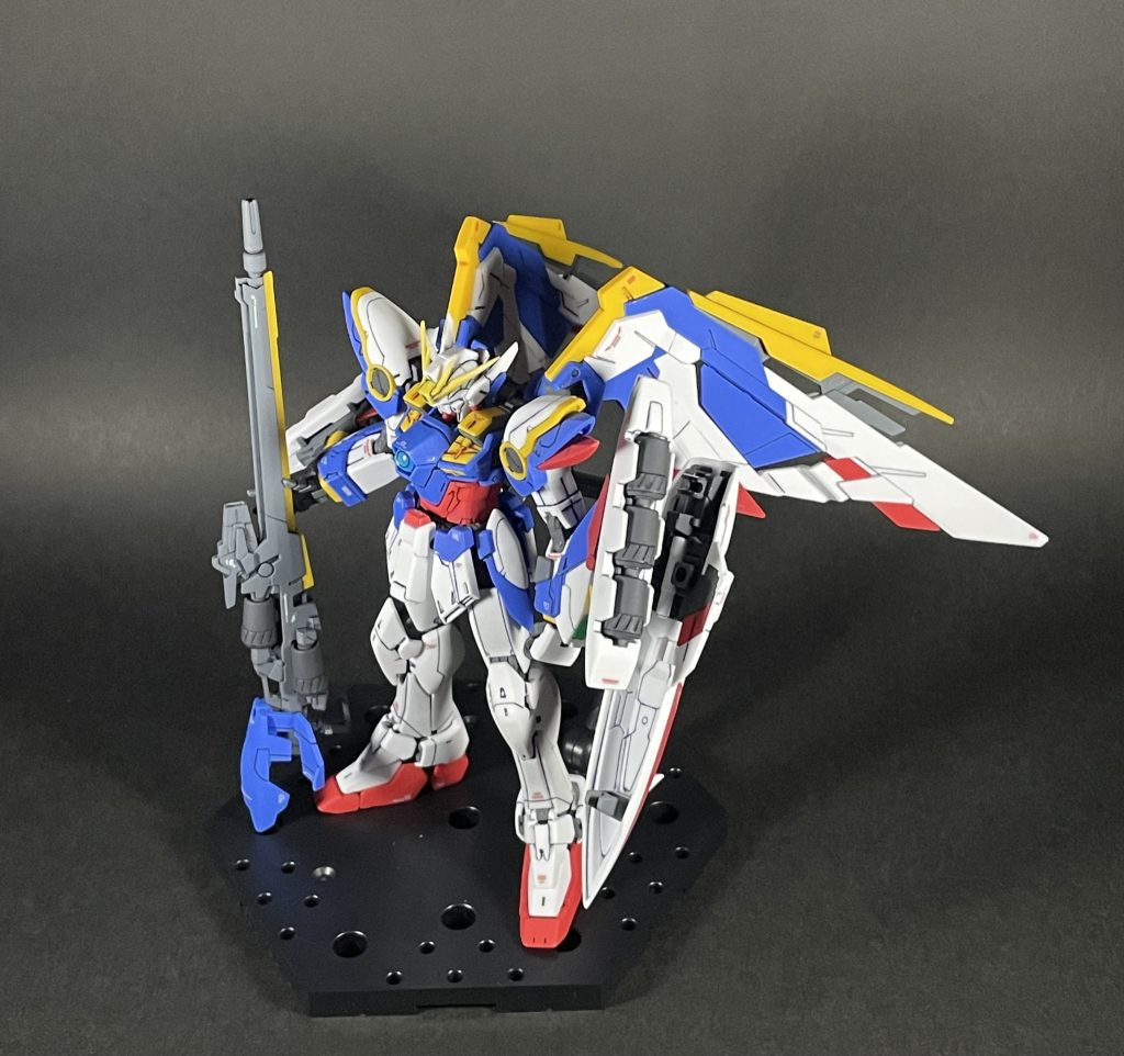キレイに改修してみました。顔は好みではなかったのでHGウイングゼロの顔を移植。