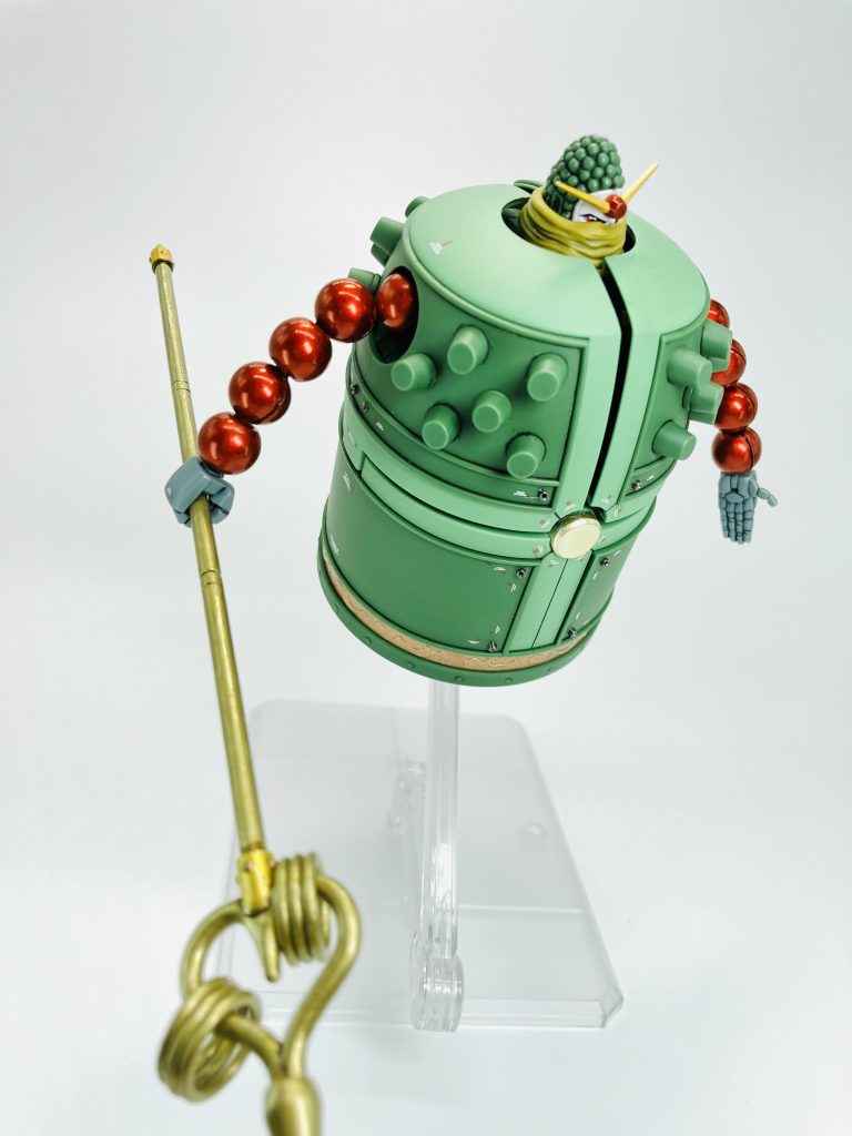 防御形態に変形、しっかり閉めるとミシキシ言い出したので緩く💦　🧣マフラーは短いのも付属😉