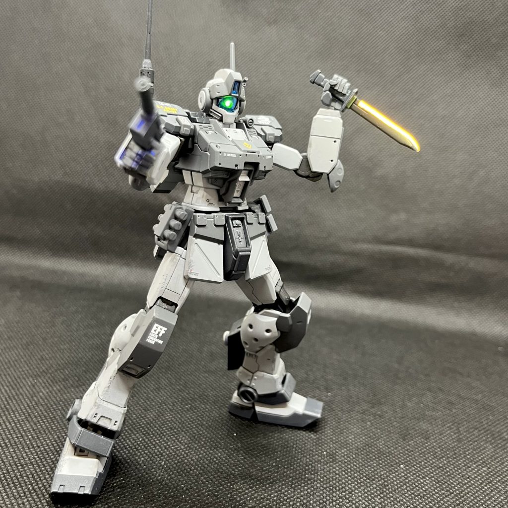 ヒート・ナイフは蛍光オレンジで塗装。UVライトで光ります