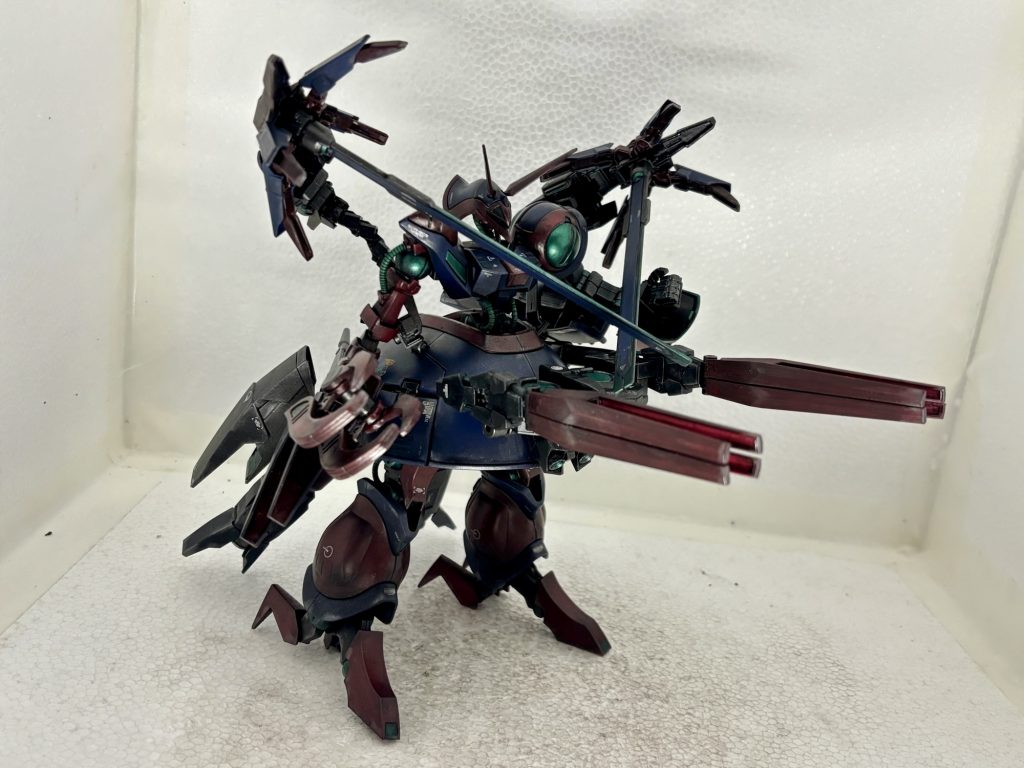 サイコキャプチャ展開。NT攻撃や思念の相殺を行う。つたないながらも修行僧としての教示をもって、あらゆる思念と対峙する。