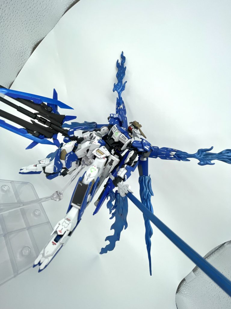 ちょっといいなと思うガンプラのページを開いたら、謎のオタクが早口で千字近く喋るのを見せられて怖くなった人もいると思う。ごめんね。話題に上げた小説のリンク↓https://syosetu.org/?mode=ss_detail&nid=370805カラオケでHATENAを必ず歌い、毎回泣くレベルの常軌を逸したリライズオタクが、上のようなことを毎回考えながら作ってます。あの作品に脳を焼かれた人間はちょっとだけでいいから見てほしい。絶対に後悔させないから……いいね、コメントをいただけると泣いて喜びます。改めまして閲覧、ご拝読ありがとうございました。