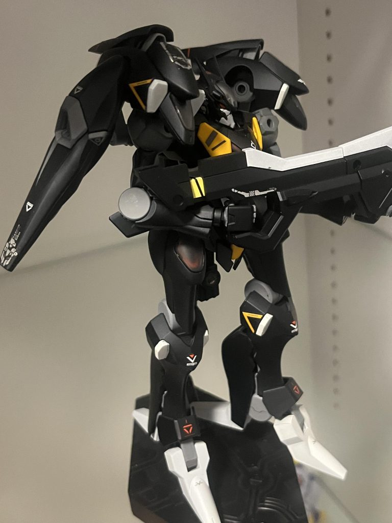 クリアパーツにつや消しをし、中のメカニカルディティールにぼかしをいれ雰囲気を出してみました。デカールはファラクト今まで上げた御三家と同じく専用のデカール＋水転写のデカールでオリジナルで仕上げてみました。