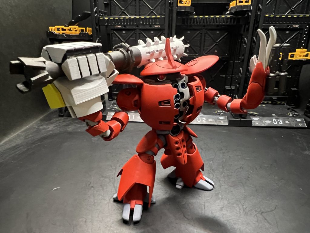 自作部位はミンチドリル、ウォドムハンド、モノアイ、ツノ、そしてミンチドリルを担ぐポーズをとりたかったので稼働できる腕も自作しました。