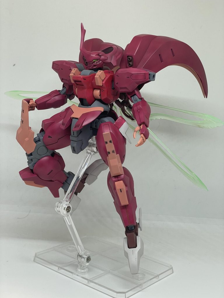 羽根はジークアクスのビームサーベル×4です