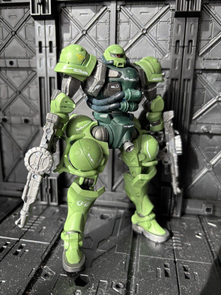 ザク2カラーのコチラは射撃型