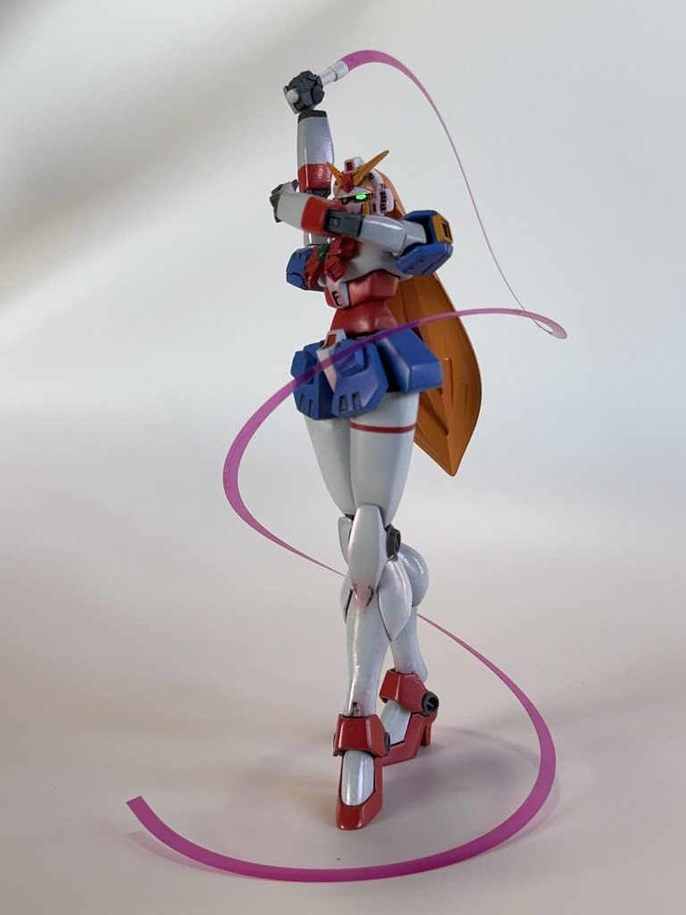 ビームリボンがノーベルガンダムらしさを強調してくれます。