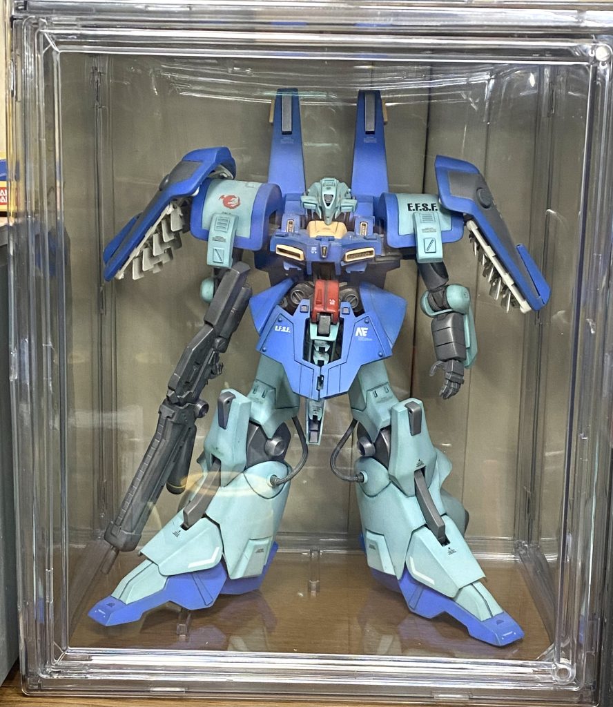 ダイソーの500円ディスプレイケースが、ピッタリでした♪