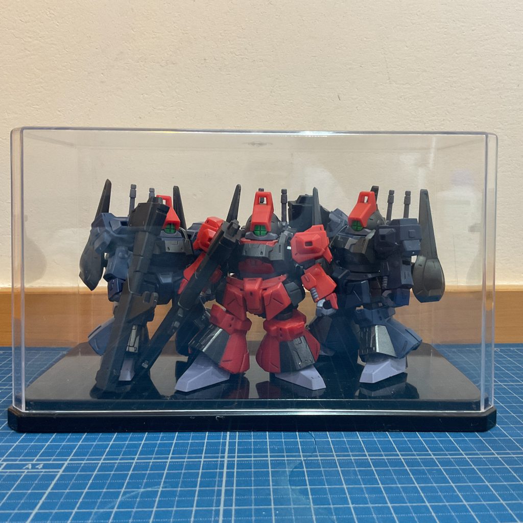 作品名：いいもの見つけた<p>ダイソーで買ったコレクションボックス（100円商品 日本製）がモビリティジョイントにピッタリでした。制作が捗りそうです。先日投稿したギラドーガ重装型は1個しか入りませんが・・・</p>
