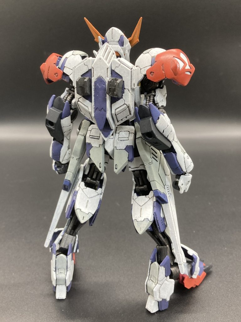 紫の下地塗装をそのまま生かしました。