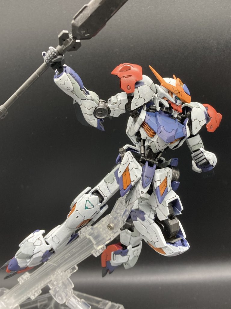 脚の形が独特でポーズ取らせずらかったです。