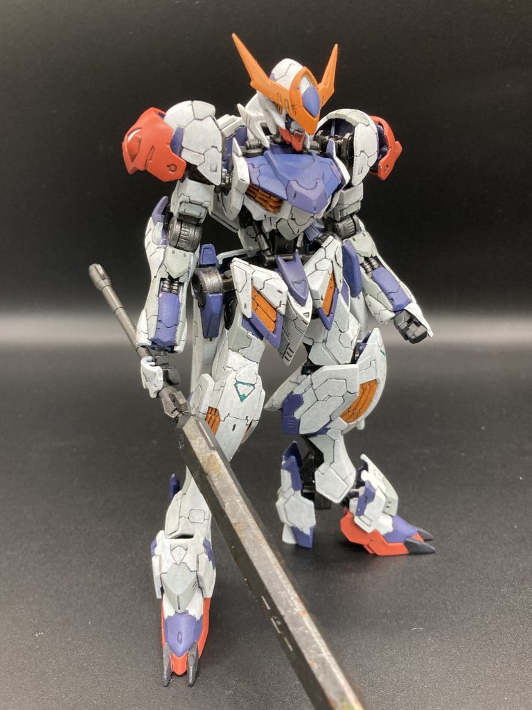 アクリジョンベースカラーで紫の下地塗装をしました。