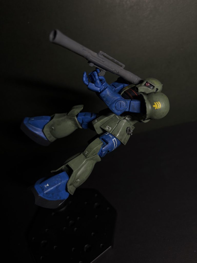 右肩のバズーカラッチはオミットしました。