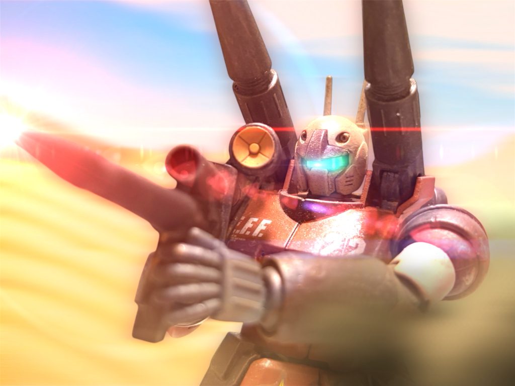 初代愛機　RX-77ガンキャノン第２部、ベルベット作戦中軍時の愛機です。普通のガンキャノンですが、ウイスキーボトルのような専用？カラーにしてみました。いまいちウイスキーボトルぽくならなかったのはもう何度か言及しました。キョウ・ミヤギのキャラクターの反響が高く「ガンキャノンて意外とかっこいい」という大変嬉しいコメントをたくさんいただいたキットでもあります(gundam-kao6)