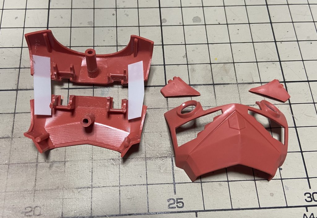 全然スペースが取れずボディを上下でカット。