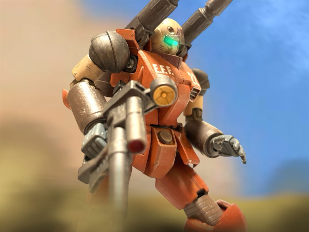 キットの出来云々というより「キョウ・ミヤギが乗っていると思うとカッコよく見える」みたいなコメントをたくさんいただき、嬉しくなった作品です笑キョウ・ミヤギの活躍は「アムロが乗ったときのガンキャノンがめっちゃ強かった」というところから着想を得ています。第２部を書いていて、わたしもガンキャノンが好きになりました笑キットは、金下地に、金色を混ぜたブラウンをメインカラーにしています。ウイスキーボトルみたいな色にしたかったのですが、どちらかと言うと蒸留窯ぽくなったな、と思います。&nbsp;&nbsp;お気に入り作品その３　陸戦型ガンダム&ジム（87戦隊仕様）