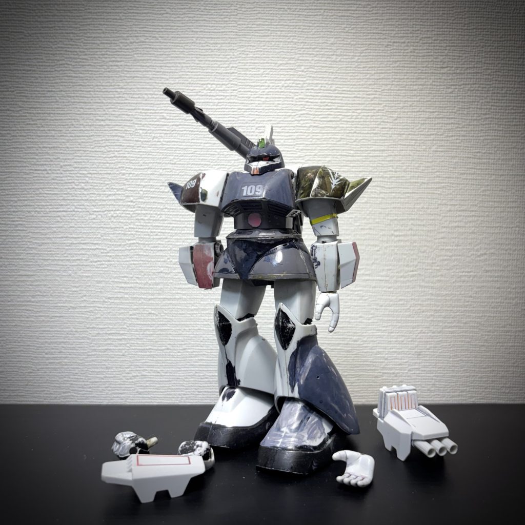 とはいえ、9年前息子が遊び倒していたゲルググキャノンを瓦礫の山から発掘し、リストアしたものです。