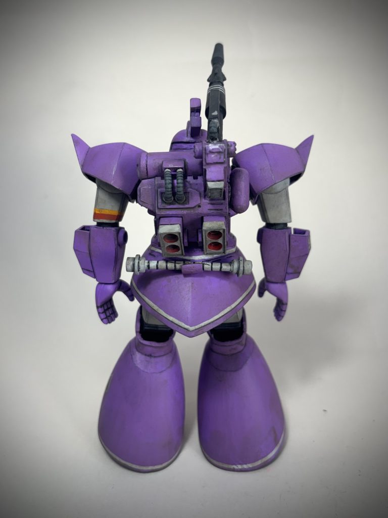 息子のブンドドを乗り越えた機体なのであちこちボロボロです。