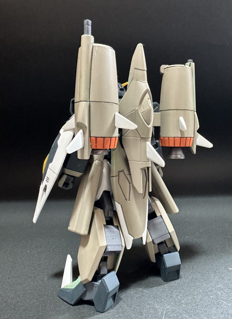 後背から漂うティターンズ感。いいガンダムです。