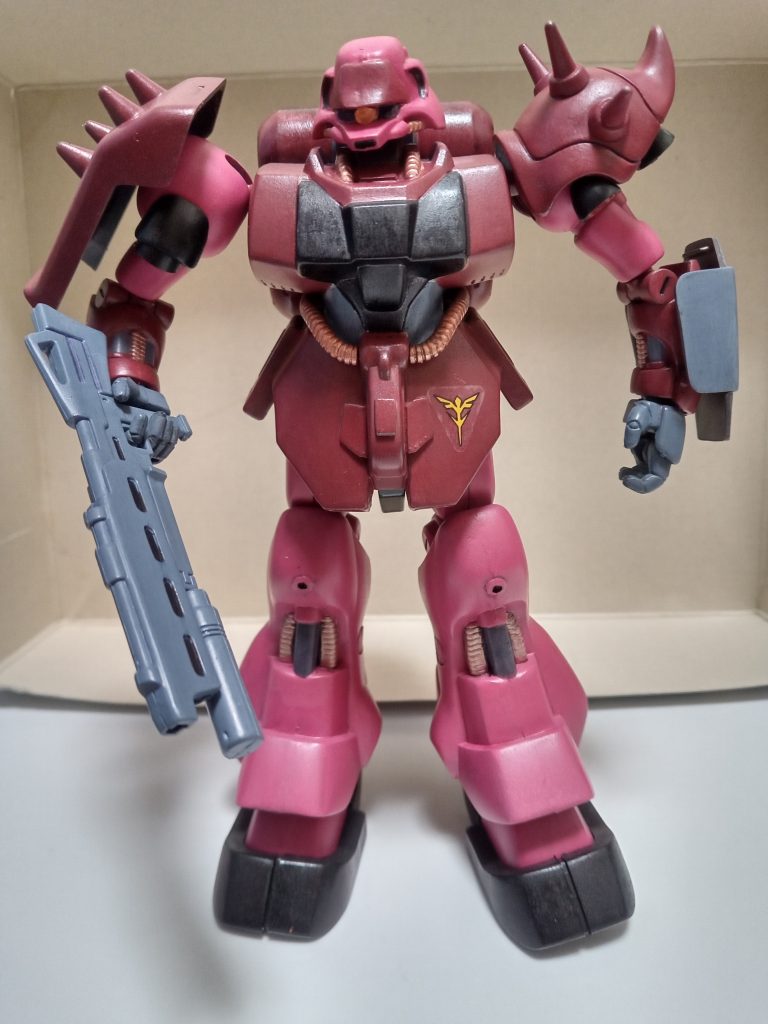 こちらは過去に作成した旧キットのギラ・ドーガです。はるか昔に素組みで放置していたものを数年前にリメイクしました。