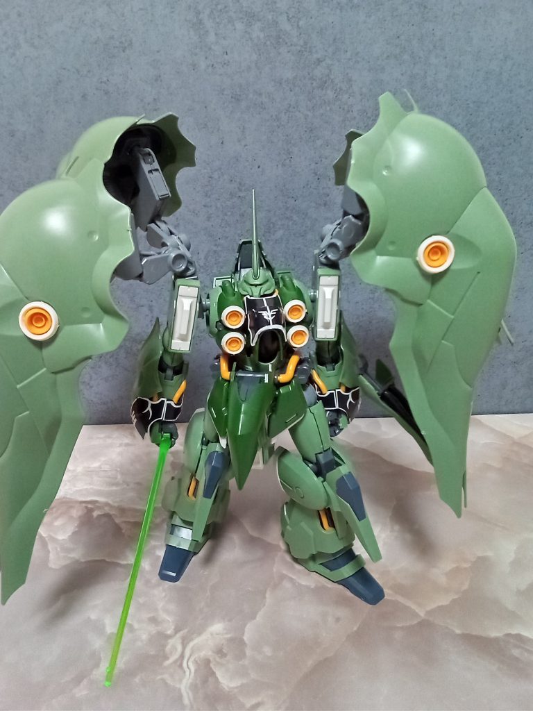 持ったらずっしりしています！