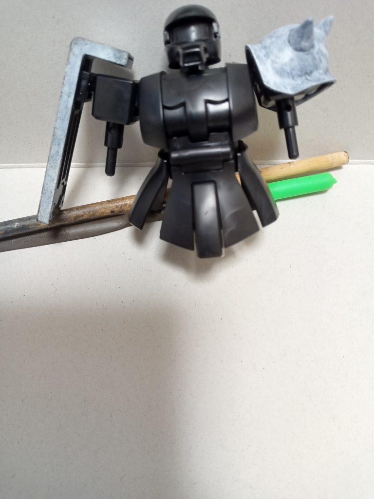 作品名：冬季迷彩ザクのパイロットを考える<p>今回のエコプラザクIIを作るに当たってパイロットを考えようと思います(zaku-kao8)私の尊敬するフォロワーさんのひとり、バレーボールおじさん様の自転車の雰囲気に似ているということで今回バレーボールおじさん様を勝手に […]</p>
