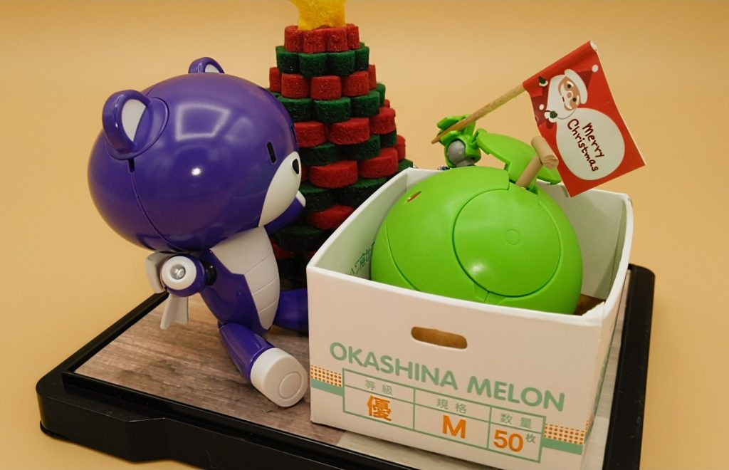 プチッガイは胴体や脚部は合わせ目消しをしています。(この時初めて合わせ目消しをしたのですがとても苦戦した記憶が･･･)カラーはMrカラーのパープルを使用。