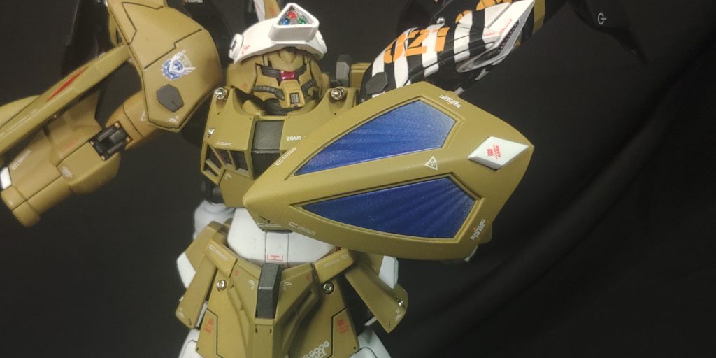 MMI-MD95/A　レフルジェンスビームシールド本機のシールドは取り回しの邪魔にならないように、折り畳んだ状態でも使用できるようになっている。もちろんフル展開も可能である。