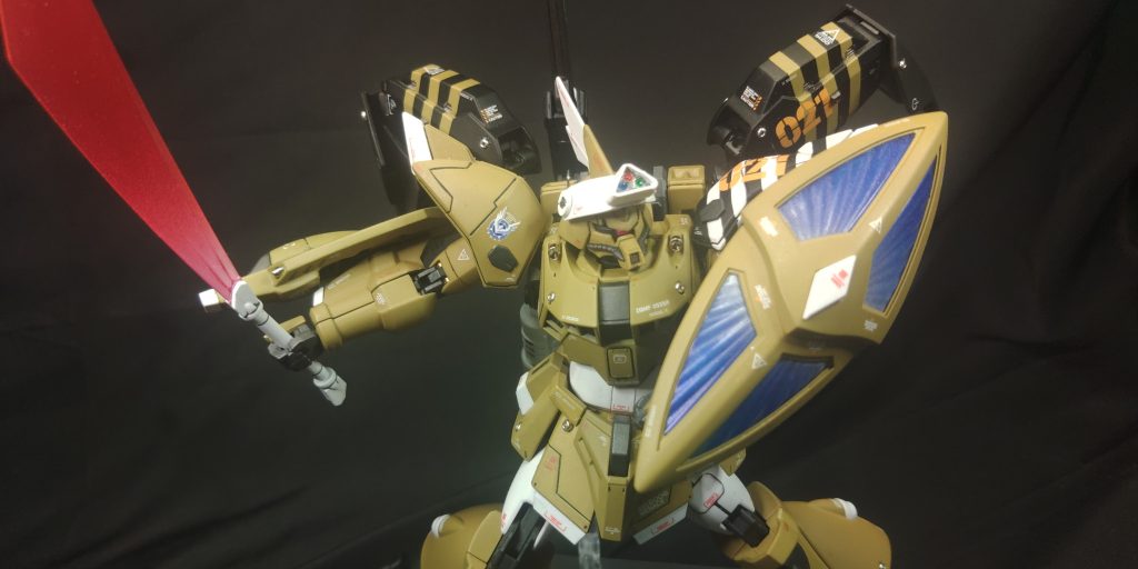 こちらも片刃にての使用が可能であり、パイロットのJ.Nはこちらを好んで使用する。