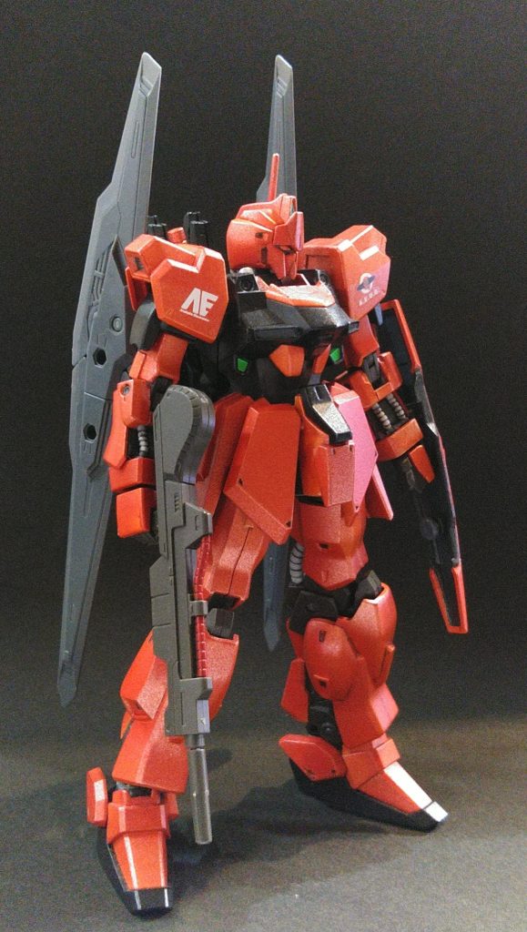 ビームライフルは百式のものと変わらない。