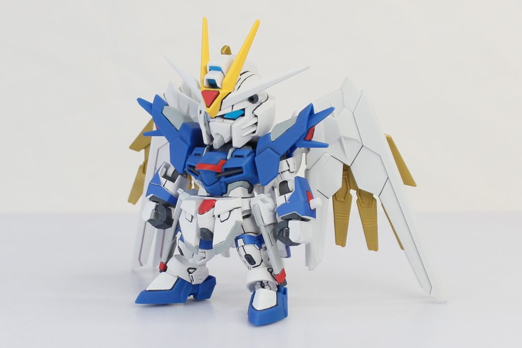 前回のSDEXライフリは全塗装でしたが、今回は手を抜くつもりで、ライフリ本体は基本的にシール貼りの素組のみとしました。