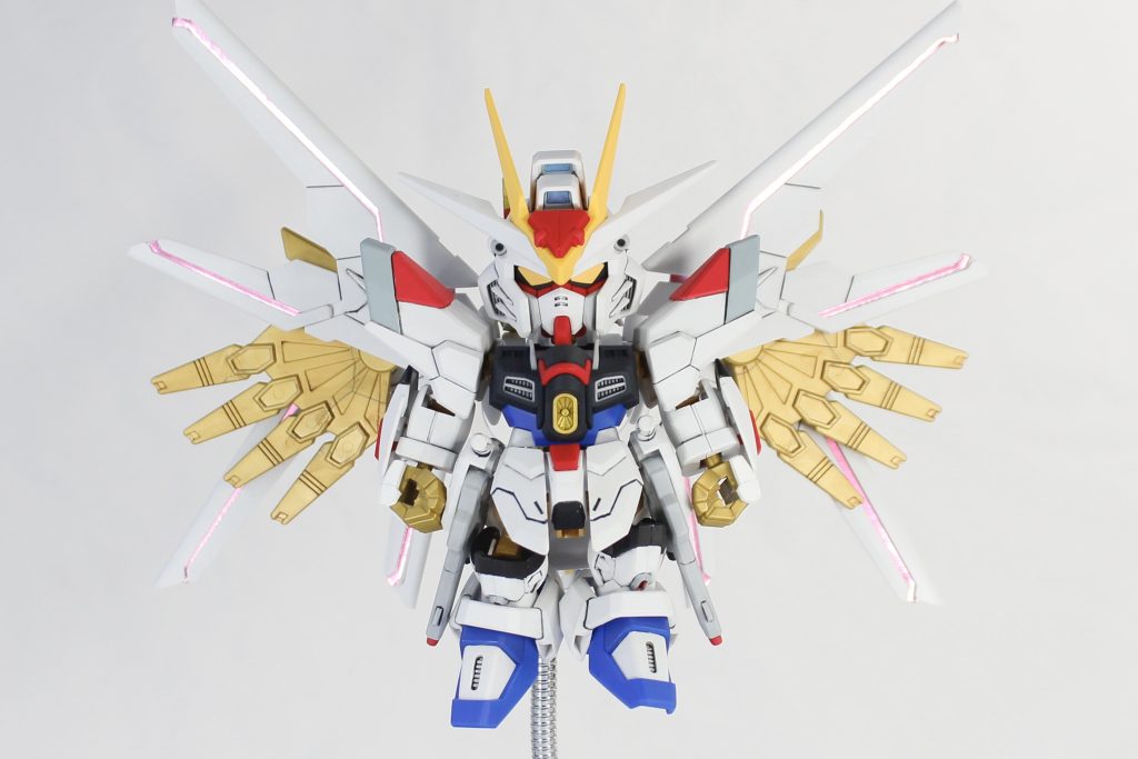 部分塗装が必要な箇所も多いですが、造形自体がしっかりしているため、きちんと塗装を施せば非常に良い仕上がりになります。