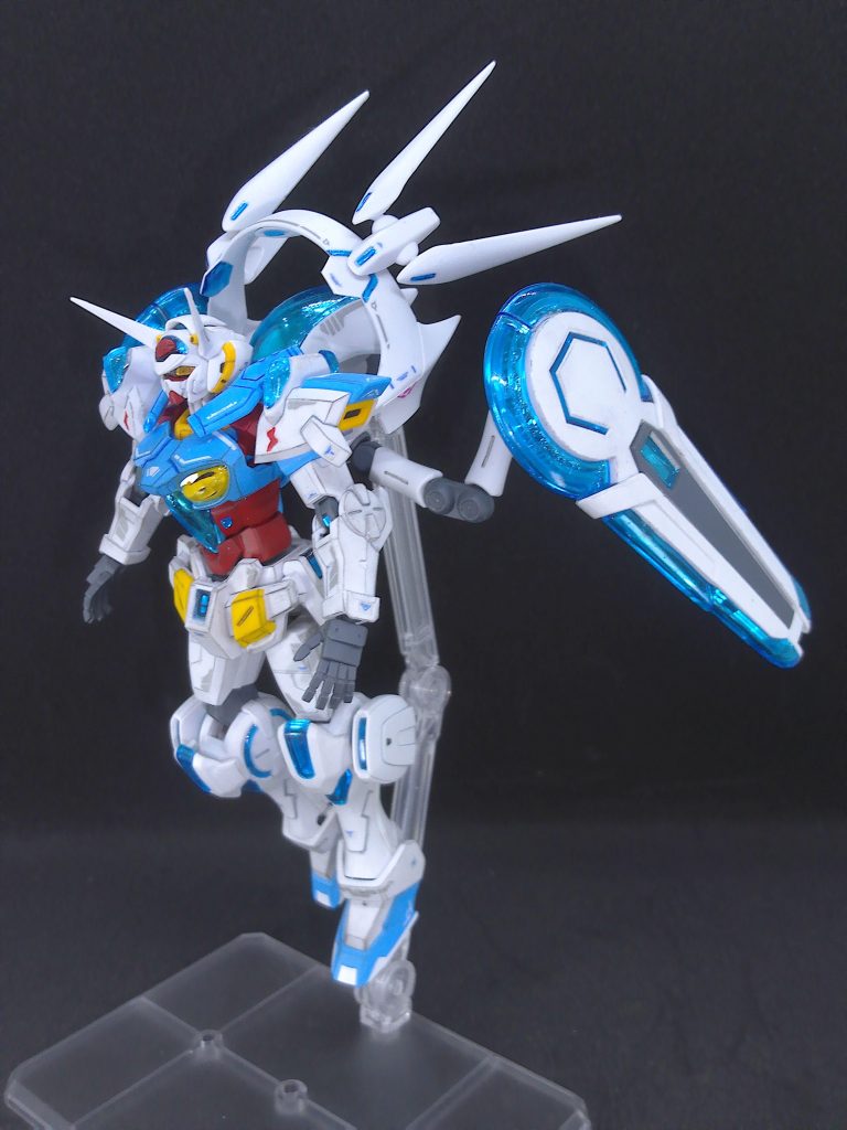 クリア以外は　墨入れ：タミヤエナメル（ダークグレー）　水色墨入れ：タミヤエナメル（シーブルー調色）　水色のコーション：RGエクシアのデカール　グレーのマーキング：水星の汎用水転写デカール　ここで一旦艶消しトップコート　サクラクレパスのパステルでエッジ強調　仕上げに艶消しトップコートその他、小細工として