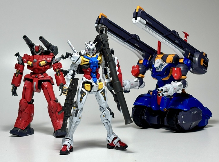 ガンダム、ガンキャノン、ガンタンクによるV作戦のジークアクス版です。劇中では揃うことができなかったトリオを、発売されたばかりの白いガンダム、自作したGQ版ガンキャノンとGQ版ガンタンクで再現してみました。