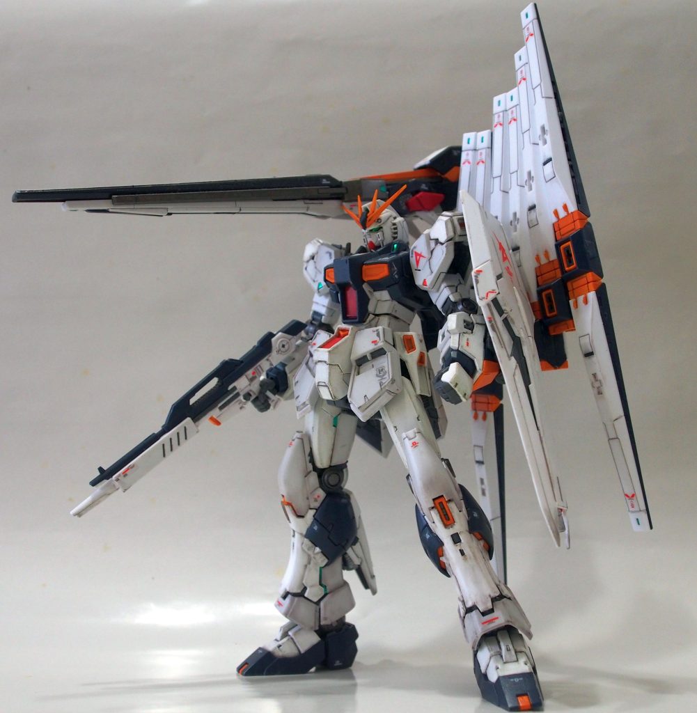 ややアオリからのショット。